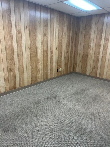 201 Triana Blvd, Huntsville, AL à louer - Photo intérieure - Image 3 de 15