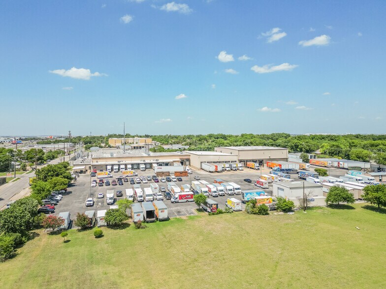 9807 Middle Fiskville Rd, Austin, TX for lease - Building Photo - Image 1 of 29