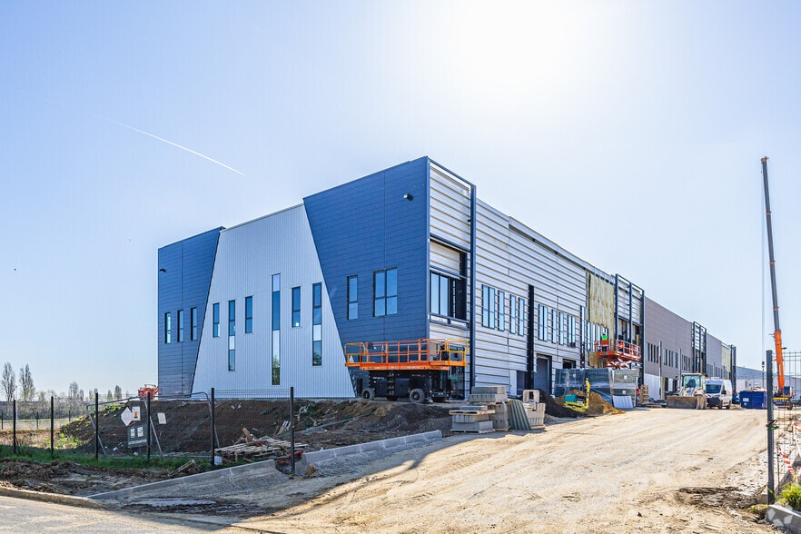 108 Rue De La Croix Brisée, Wissous à louer - Photo du bâtiment - Image 2 de 5