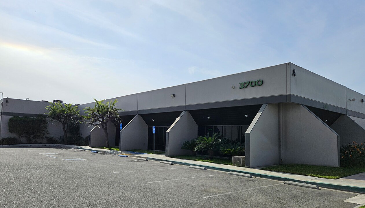 3700 W Segerstrom Ave, Santa Ana, CA for lease Building Photo- Image 1 of 28