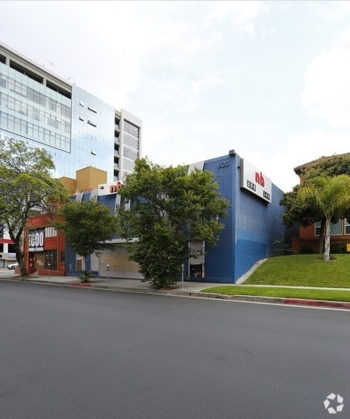 608 S New Hampshire Ave, Los Angeles, CA à vendre - Photo principale - Image 1 de 11