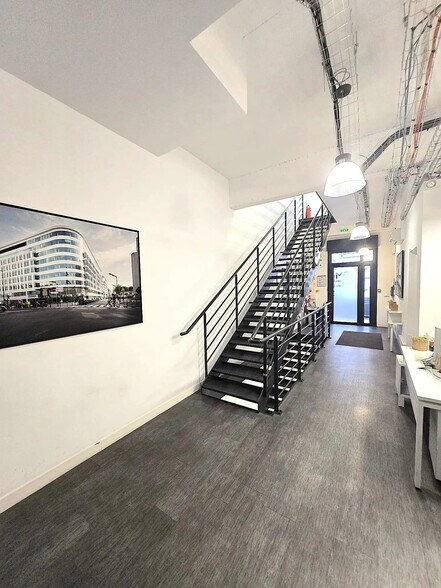 Office in Levallois-Perret for sale - Lobby - Image 3 of 10