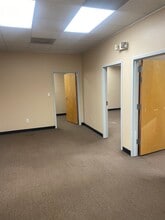 6015 Chester Cir, Jacksonville, FL for lease Interior Photo- Image 2 of 6