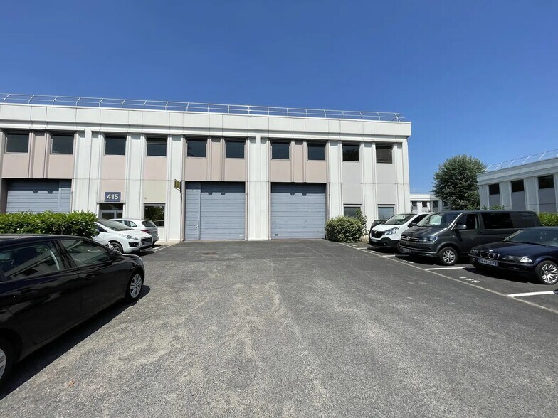 9 Chaussée Jules César, Osny à louer - Photo du bâtiment - Image 1 de 4