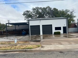 Plus de détails pour 424 W Henderson St, Cleburne, TX - Local d'activités à louer