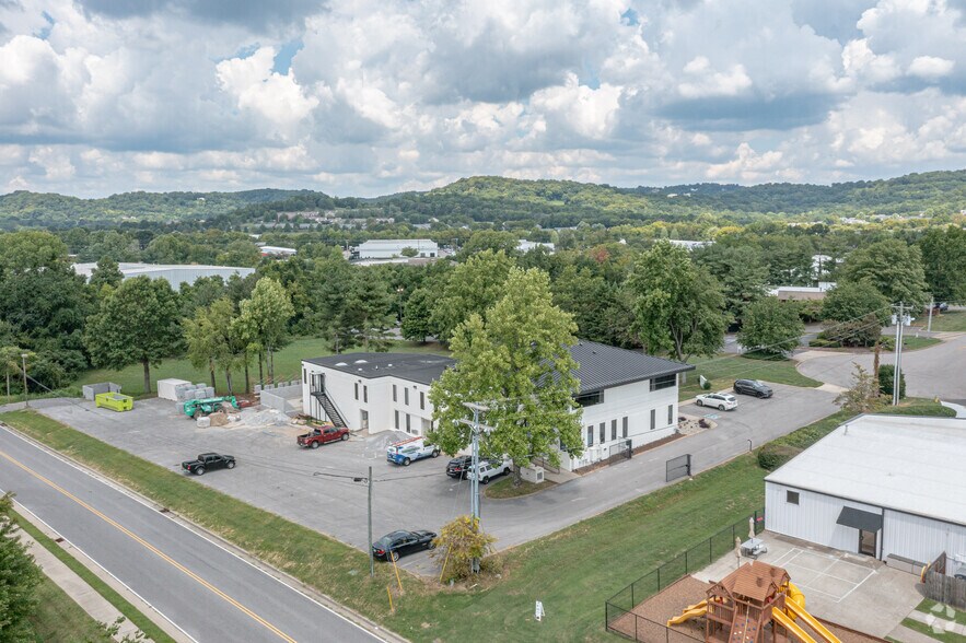 307 Southgate Ct, Brentwood, TN à louer - Photo du bâtiment - Image 3 de 26