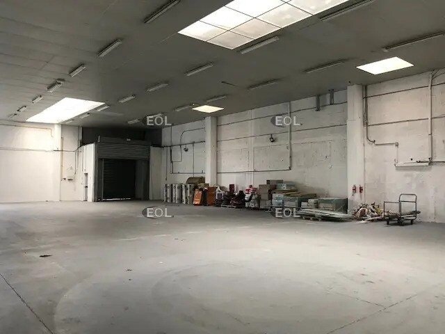 Flex in Vitrolles for lease Interior Photo- Image 1 of 4