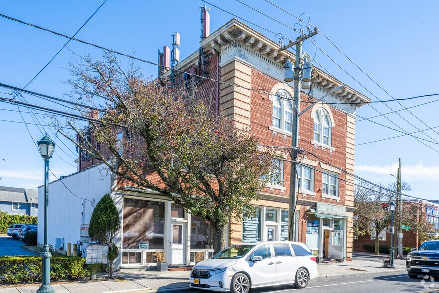 148 Doughty Blvd, Inwood, NY à louer - Photo du bâtiment - Image 3 de 4