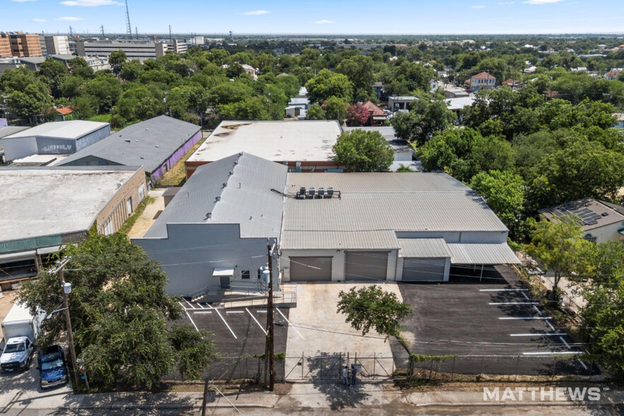 730 Perez St, San Antonio, TX à vendre - Photo du bâtiment - Image 2 de 3