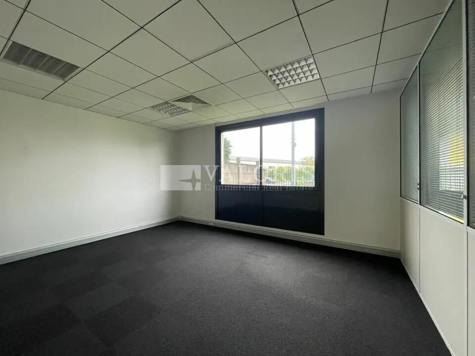 62 Avenue Du Progrès, Chassieu for lease Interior Photo- Image 1 of 5