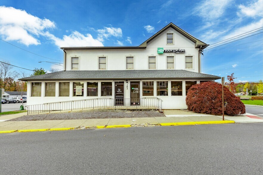 393 Ramapo Valley Rd, Oakland, NJ à vendre - Photo du bâtiment - Image 3 de 30