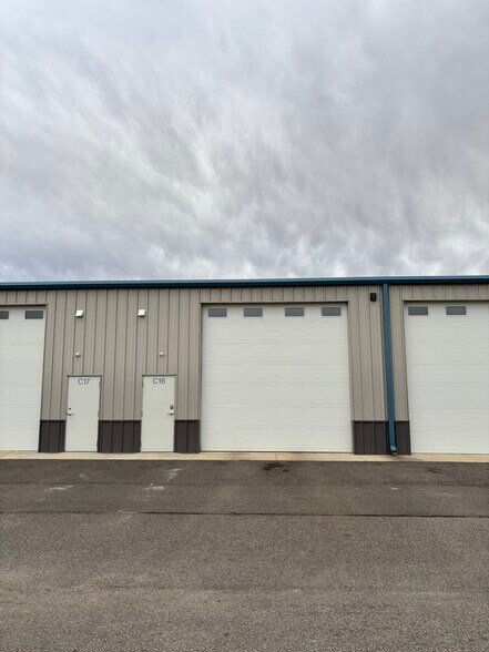 2147 Blue Creek Rd, Billings, MT à vendre - Photo du bâtiment - Image 2 de 8