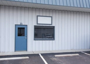 6420 Amsterdam Way, Wilmington, NC for lease Building Photo- Image 2 of 19