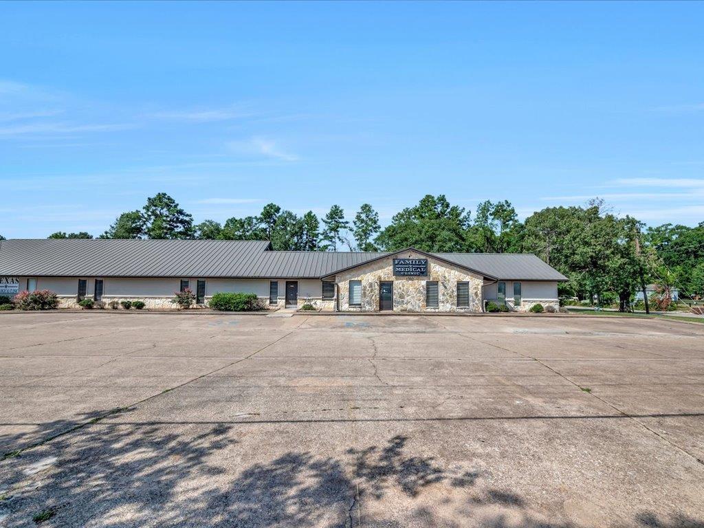1702 E Denman Ave, Lufkin, TX for lease Primary Photo- Image 1 of 39
