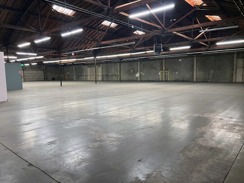 1972-1974 E 20th St, Los Angeles, CA for lease - Interior Photo - Image 3 of 7
