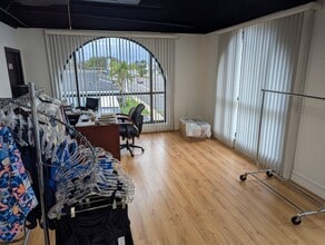 6710 Embassy Blvd, Port Richey, FL à louer Photo intérieure- Image 2 de 8