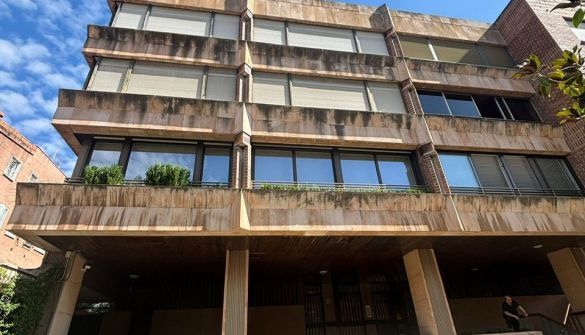 Immeuble residentiel dans Madrid, Madrid à vendre - Photo du bâtiment - Image 1 de 7