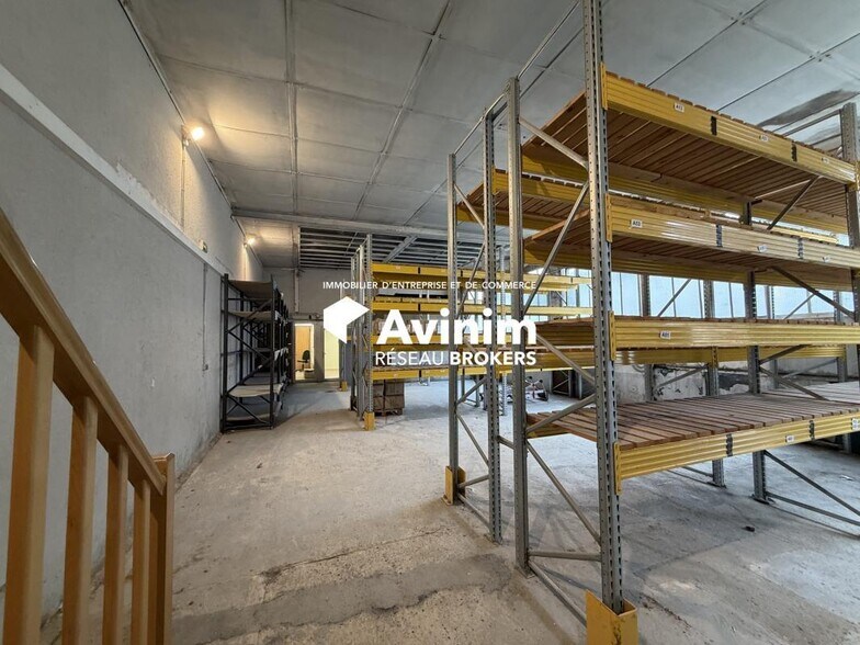 Industrial in Chambly for lease - Interior Photo - Image 3 of 10