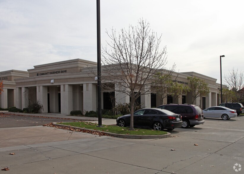 1540 W Kettleman Ln, Lodi, CA for lease - Building Photo - Image 2 of 3