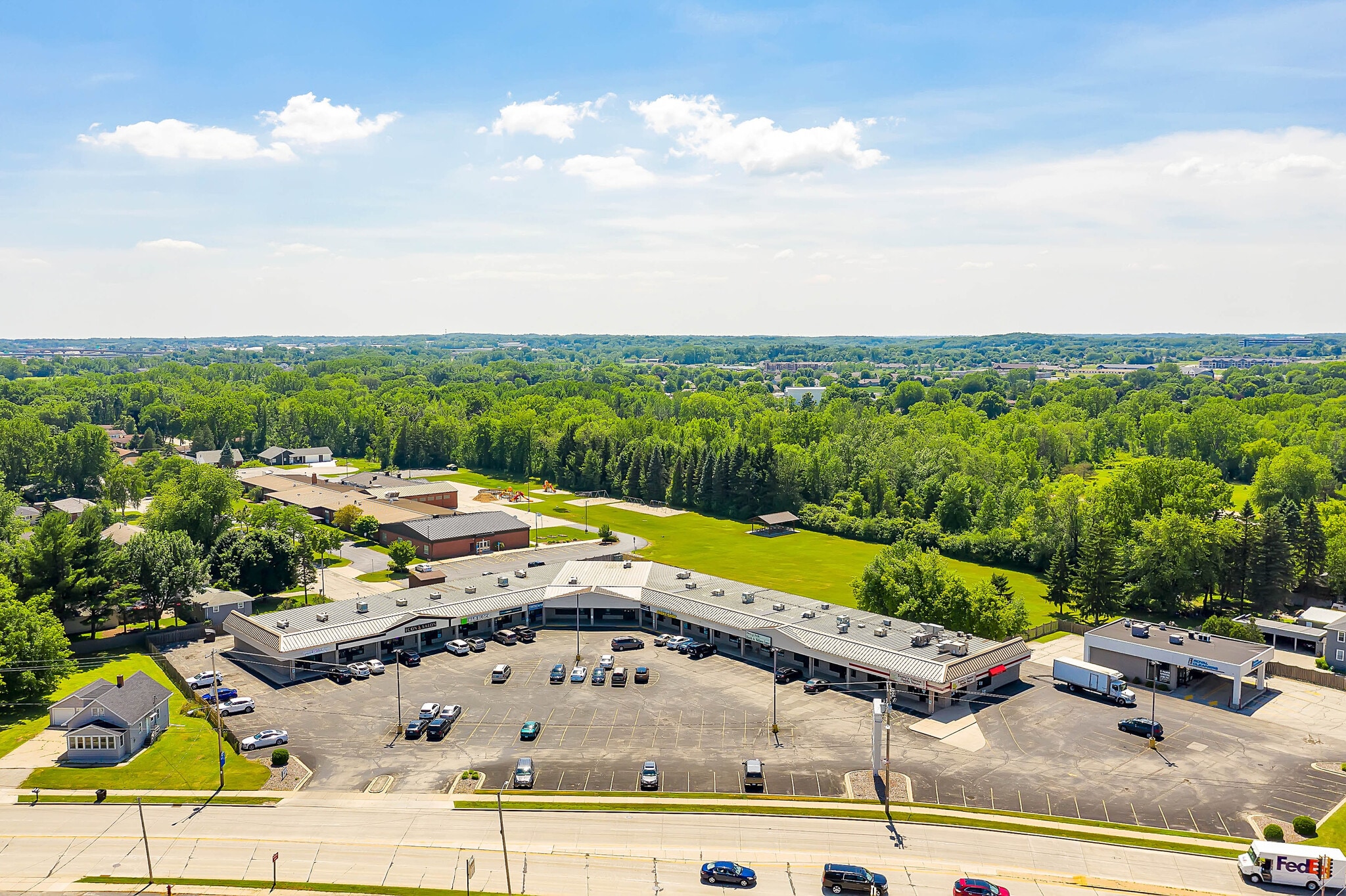 2331 Velp Ave, Green Bay, WI for lease Primary Photo- Image 1 of 6