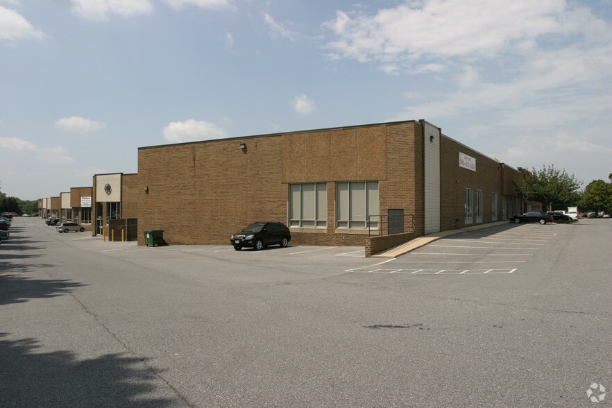 9100-9172 Gaither Rd, Gaithersburg, MD à louer - Photo du bâtiment - Image 3 de 3