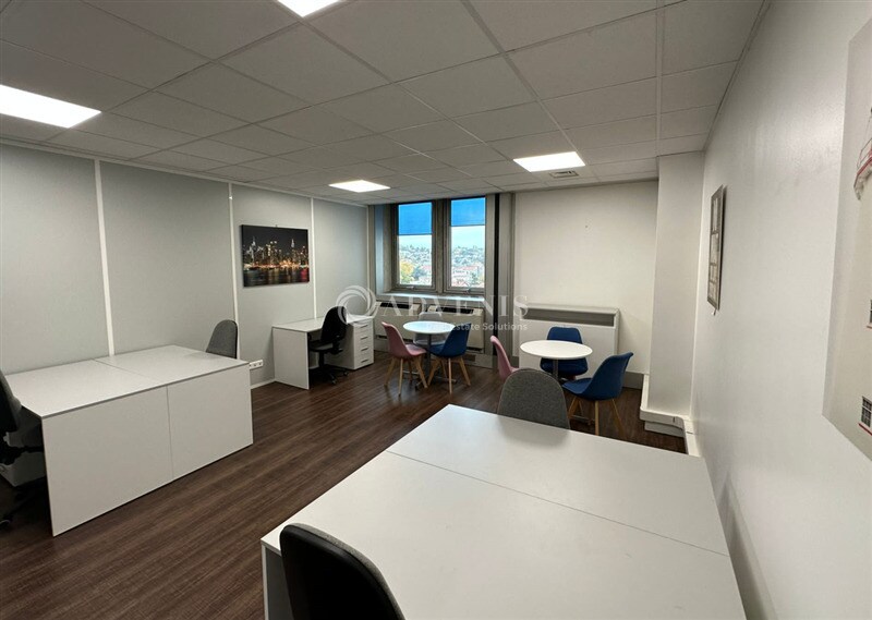 Office in Choisy-le-Roi for lease Interior Photo- Image 1 of 5