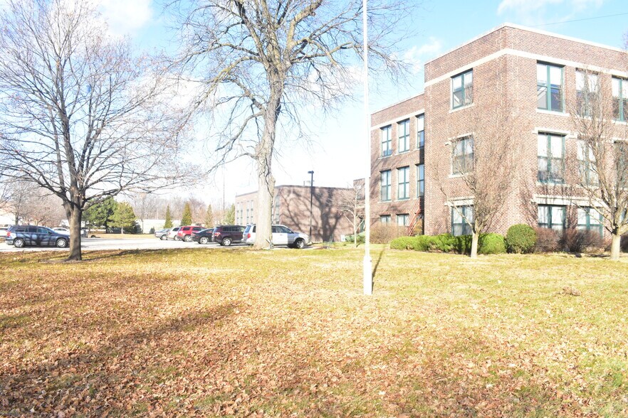 200 E Arlington St, Waterloo, IA à vendre - Photo du bâtiment - Image 3 de 28