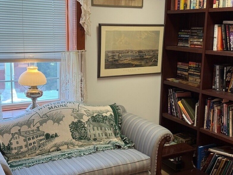 114 Main St, Winterport, ME à vendre - Photo du bâtiment - Image 2 de 5