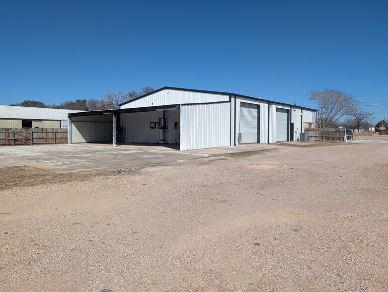 365 Val Verde Rd, McGregor, TX à vendre - Photo du bâtiment - Image 2 de 8