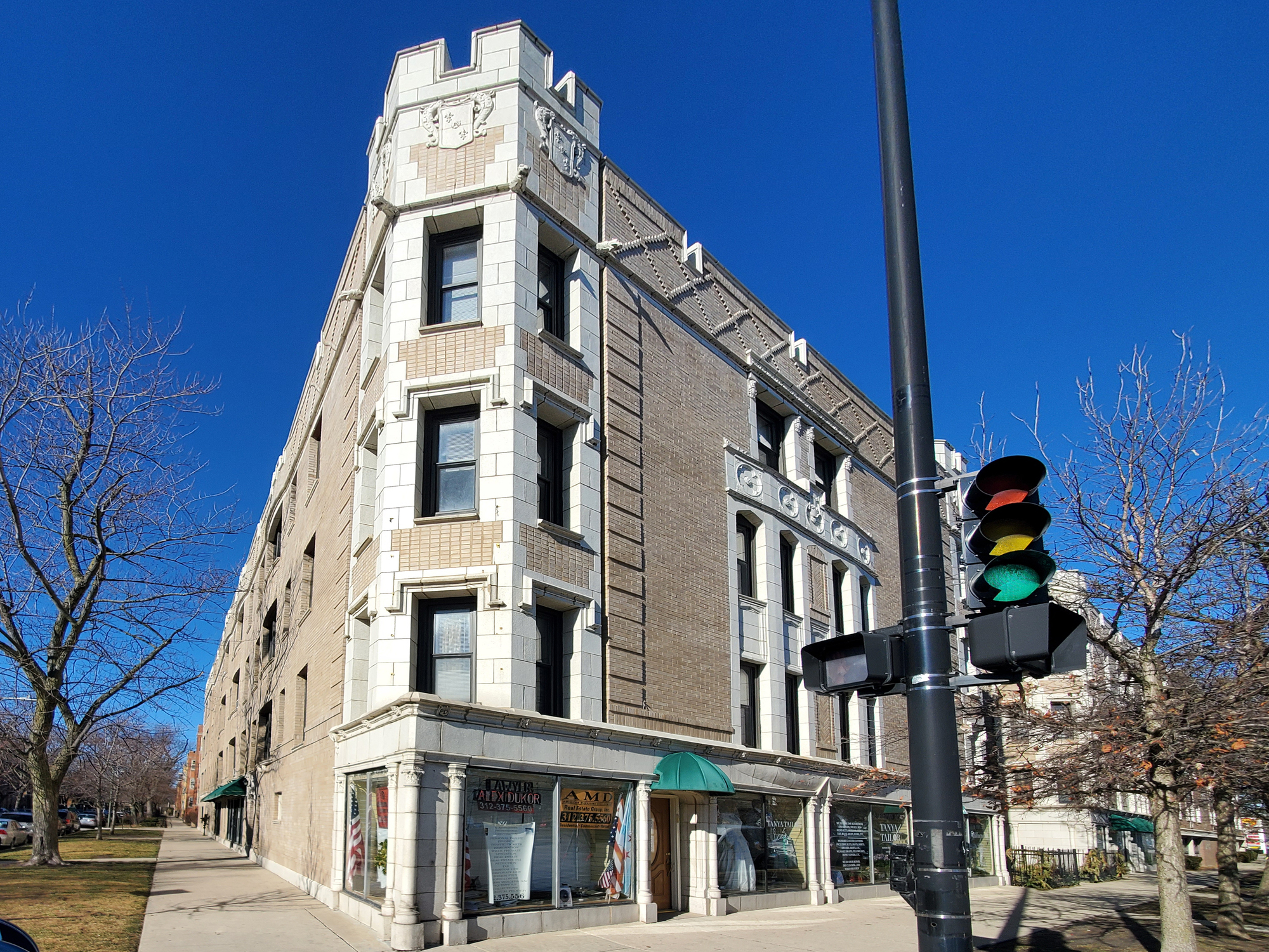 7100 N Sheridan Rd, Chicago, IL for sale Building Photo- Image 1 of 1