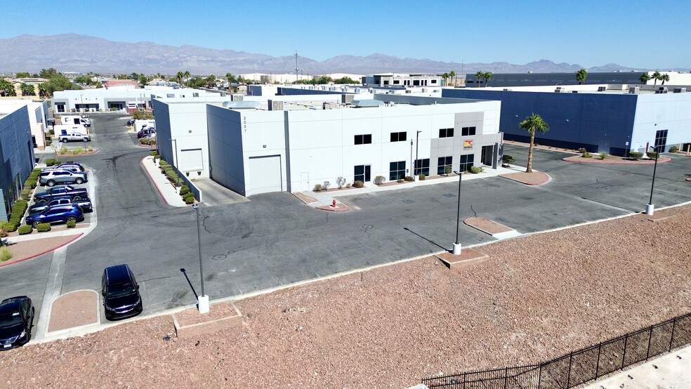 2567 W Cheyenne Ave, North Las Vegas, NV for sale - Building Photo - Image 2 of 8