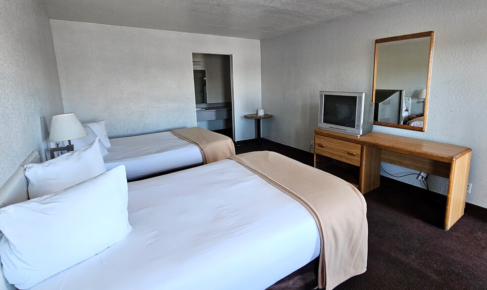 10402 N Black Canyon Hwy, Phoenix, AZ à vendre - Photo du bâtiment - Image 3 de 6