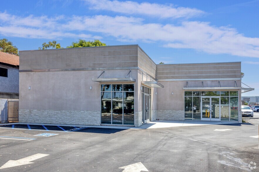 12311 Carson St, Hawaiian Gardens, CA à vendre - Photo du bâtiment - Image 2 de 7