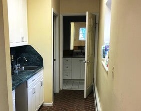 20 W Clinton Ave, Tenafly, NJ for lease Interior Photo- Image 2 of 5