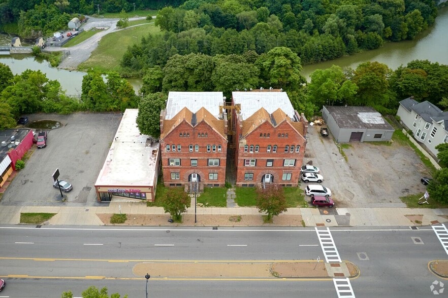 512-514 Lake Ave, Rochester, NY à vendre - Photo du bâtiment - Image 2 de 16