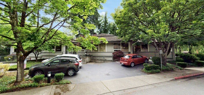 300 NE Gilman Blvd, Issaquah, WA à vendre - Photo du bâtiment - Image 2 de 8
