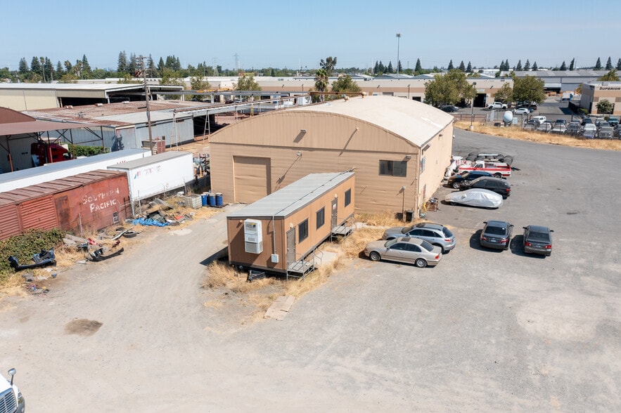 7011 Power Inn Rd, Sacramento, CA à louer - Photo du bâtiment - Image 3 de 8