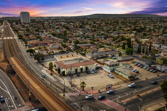 1011 N Willowbrook Ave, Compton, CA - Aérien  Vue de la carte - Image1