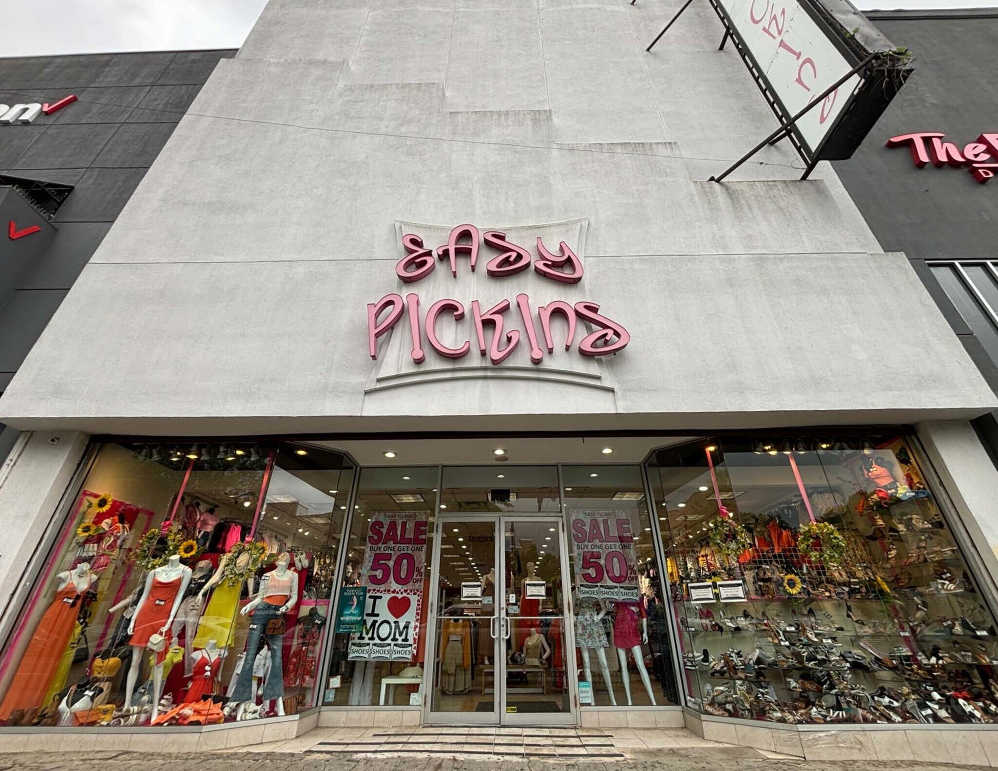 3127 Steinway St, Long Island City, NY à louer Photo du bâtiment- Image 1 de 2