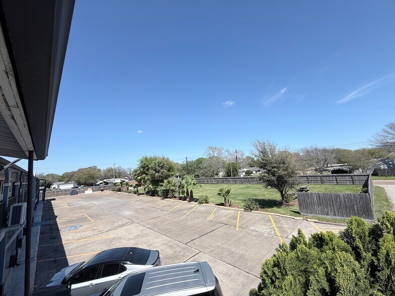 1902 Texas Ave, Texas City, TX à vendre - Photo du bâtiment - Image 3 de 15