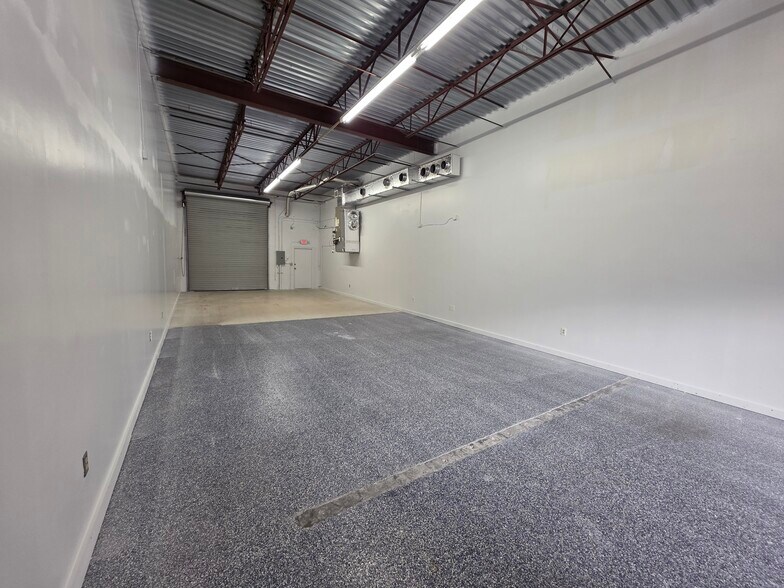 5500-5546 Haines Rd N, Saint Petersburg, FL for lease - Building Photo - Image 3 of 6