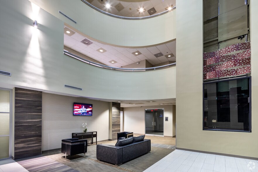 695 US Highway 46, Fairfield, NJ à louer - Hall d’entrée - Image 3 de 18