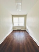 115 E Pennsylvania Ave, Southern Pines, NC à louer Photo intérieure- Image 1 de 4