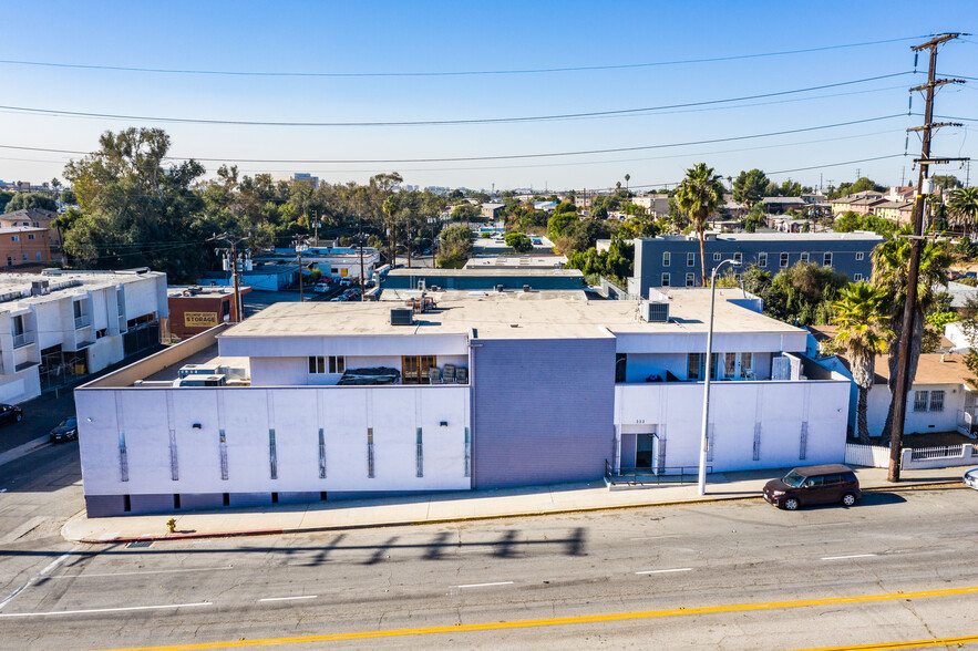 333 N Centinela Ave, Inglewood, CA à louer - Photo du bâtiment - Image 1 de 7