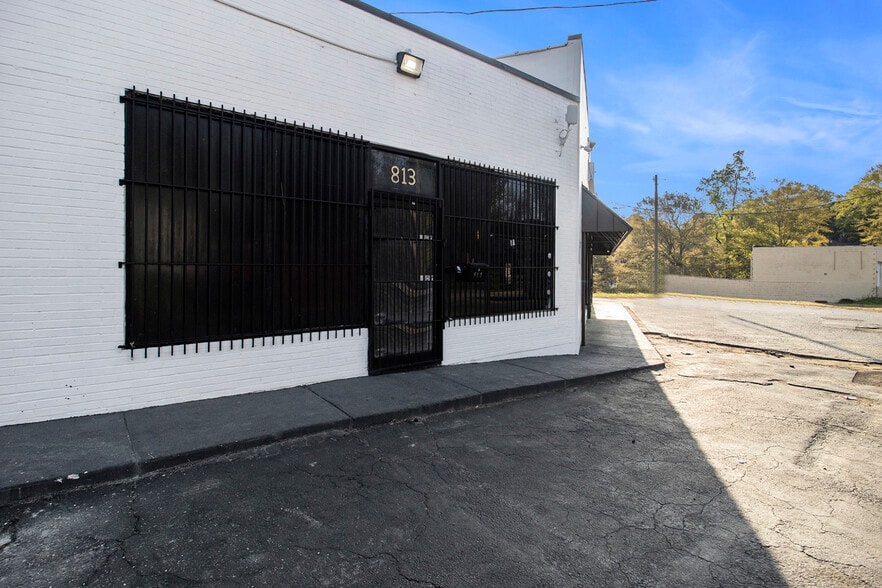 813 Hollywood Rd NW, Atlanta, GA for lease - Building Photo - Image 2 of 2