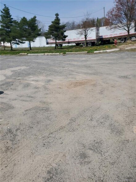 1693 East Ave, Barker, NY à vendre - Photo du bâtiment - Image 3 de 88