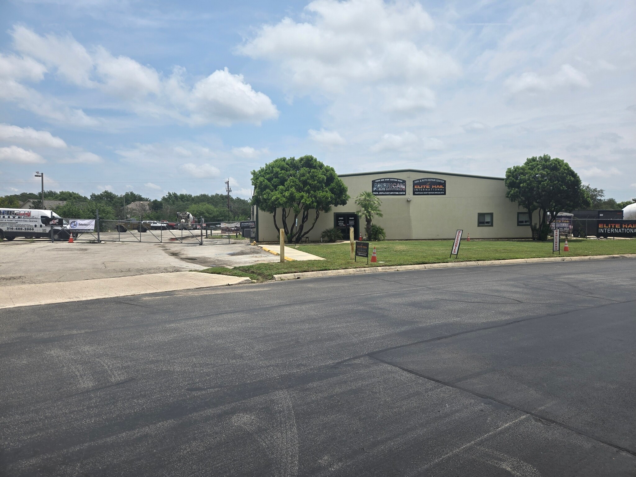 13402 Western Oak Dr, Helotes, TX for lease Interior Photo- Image 1 of 10