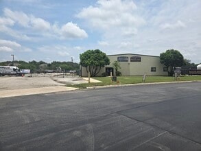 13402 Western Oak Dr, Helotes, TX for lease Interior Photo- Image 1 of 10