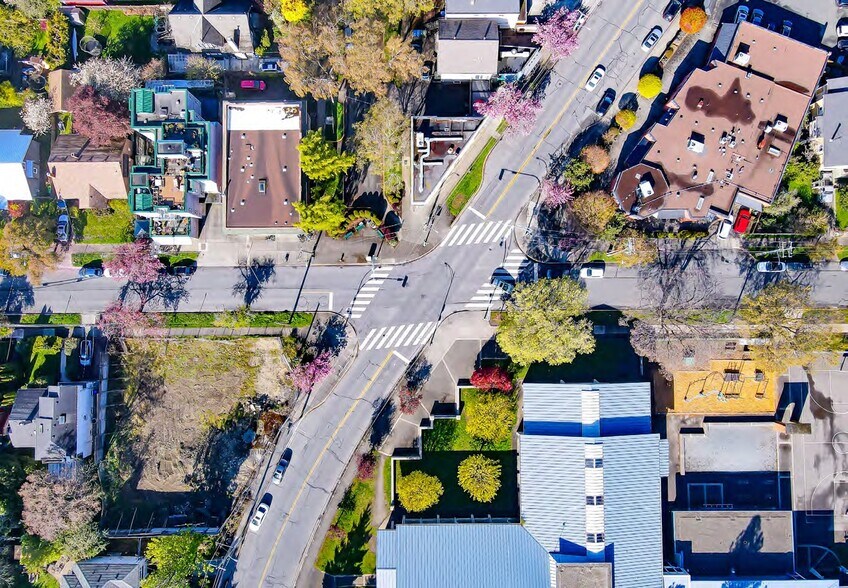 1303 Fairfield Rd, Victoria, BC à vendre - Aérien - Image 2 de 3