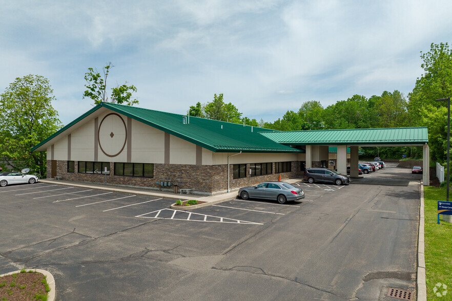 116 N Jensen Rd, Vestal, NY for sale - Primary Photo - Image 1 of 1